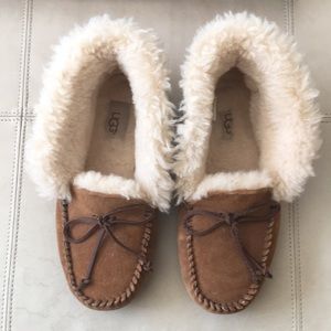 UGG Alena Women’s slippers, size 7